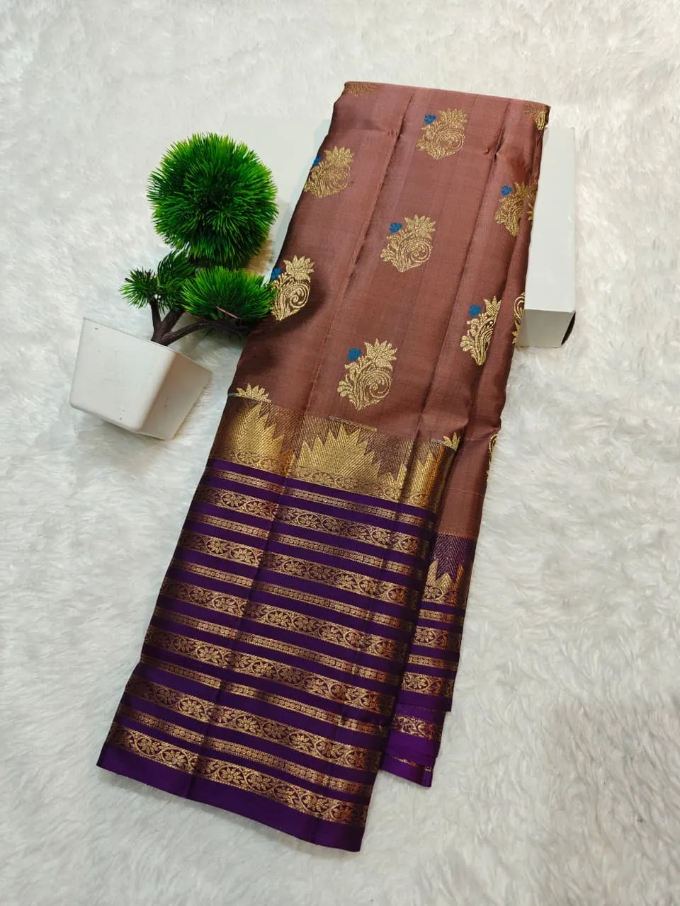 Meenakari Gold Zari-Woven Floral Kanchi Handloom Soft Silk